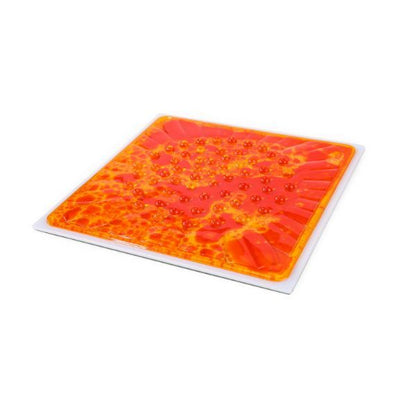 Sned bild på den orange plattan som visar struktur och färgdynamik