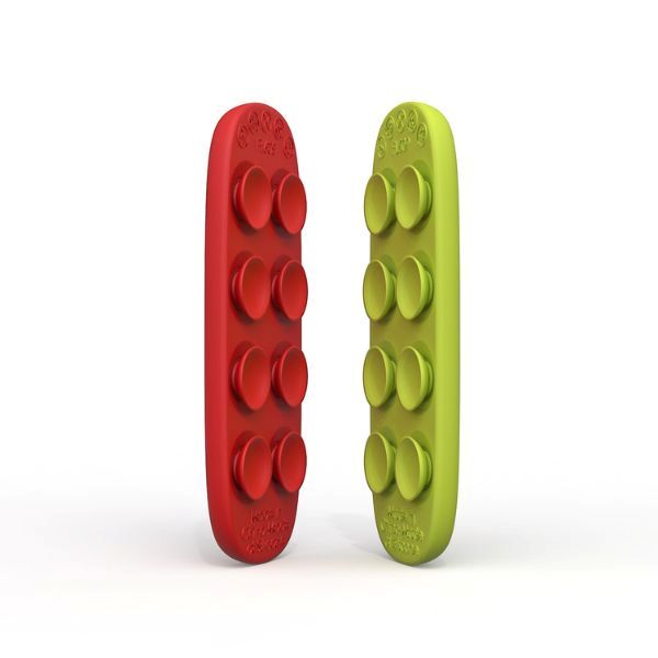 Baksidan av röda och gula relax bars med åtta runda sugkoppar på varje.