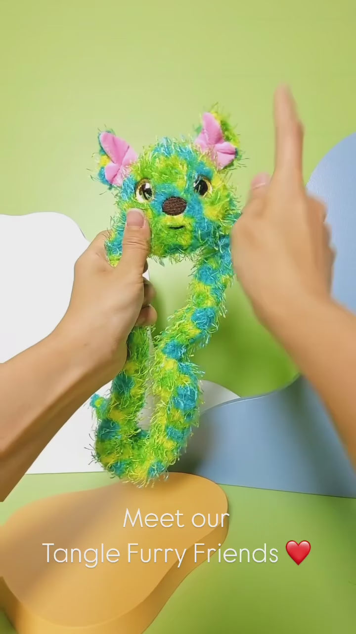 Video på Tangle Furry Friends i olika djurdesigner. Perfekt för lugn och taktil stimulans vid NPF.