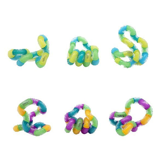 Sex olika former av den taktila fidget-leksaken Tangle BrainTools Think i blått, grönt och gult.