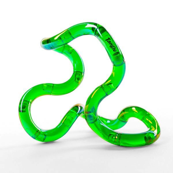 En grön, iriserande Tangle Jr med en slät och vridbar design för sensorisk stimulans.