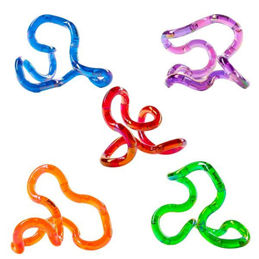 Fem olika färger av Tangle Jr Gems i blått, grönt, rött, orange och lila för variation och sensorisk lek.