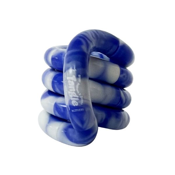 En sensorisk fidget-leksak med virvlande blå och vita färgtoner, perfekt för att minska stress och öka fokus.