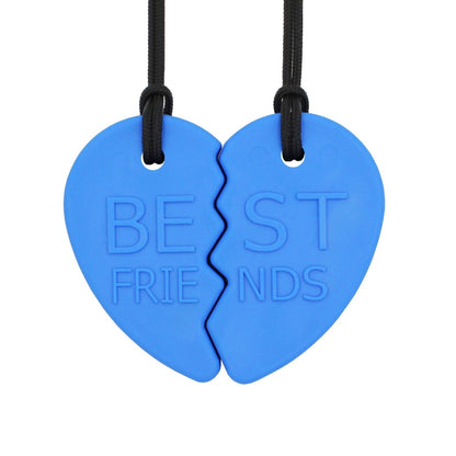 Blått tugghalsband i form av ett delat hjärta med texten Best Friends