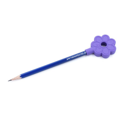 Lila Tuggpenntopp Blomma på en blyertspenna, perfekt för sensorisk stimulans.